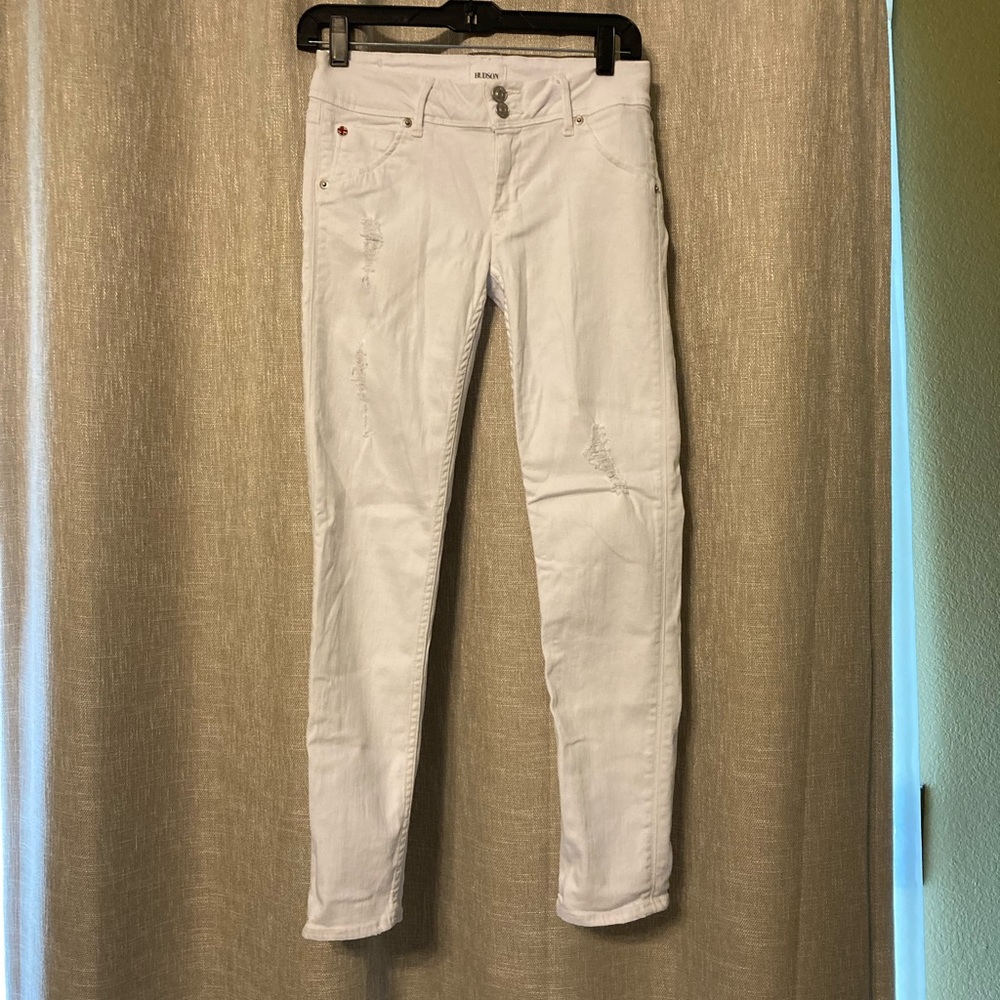 ‼️Leaving June 3‼️ White Cropped Hudson jeans 🇬🇧